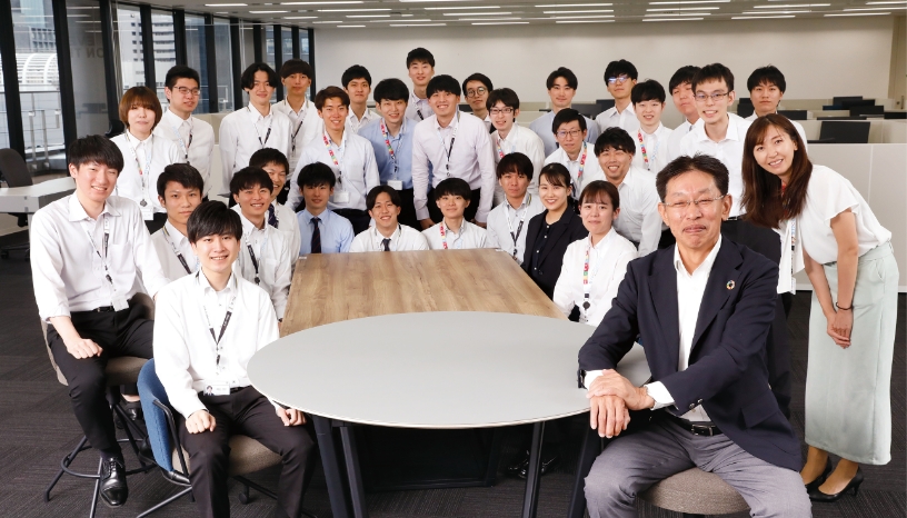 次の、次の未来へ 50年の感謝と、ともに歩くすべての皆様の笑顔のために 代表取締役社長 佐藤 恒徳