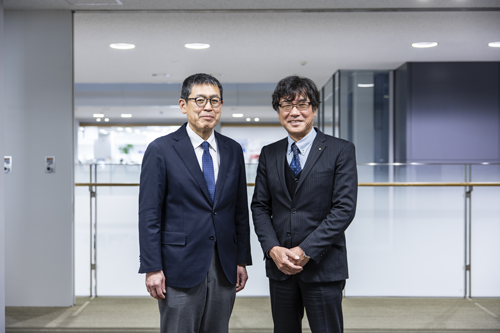 安田課長と花村専任課長